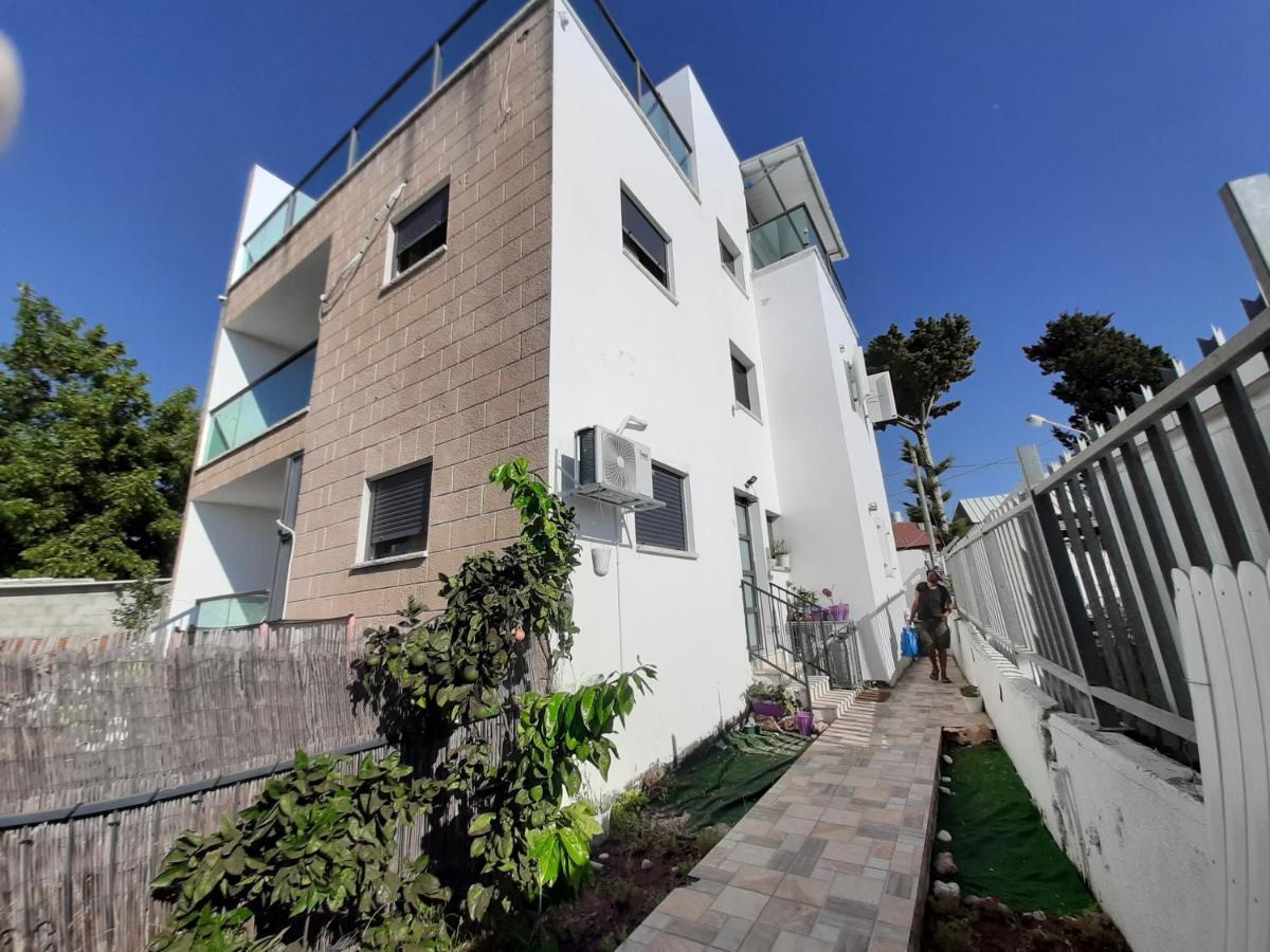 Family Apart Nahariya Exterior photo
